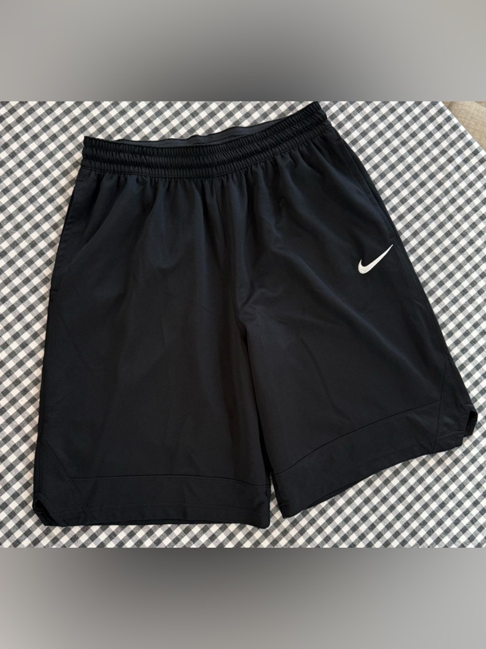 Nike Dri Fit Athletic Basketball Shorts with Embroidered White Swoosh size XL
